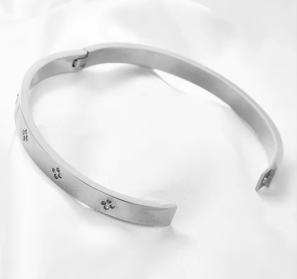 Clover Bracelet Bangle - Gold, Silver or Rose Gold