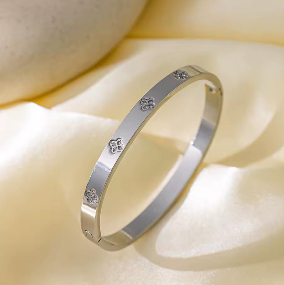 Clover Bracelet Bangle - Gold, Silver or Rose Gold